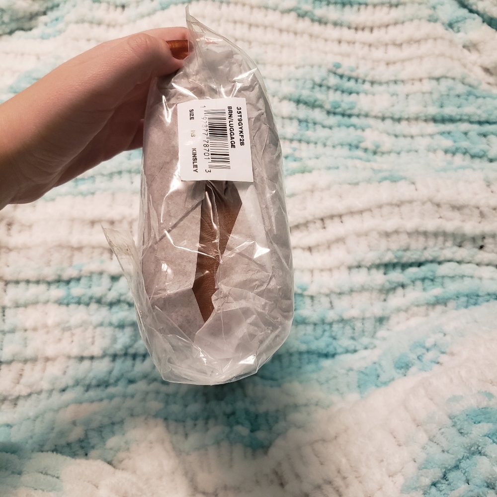 Michael Kors Jet Set Signature Kinsley Md Crossbdy - Picture 3 of 10